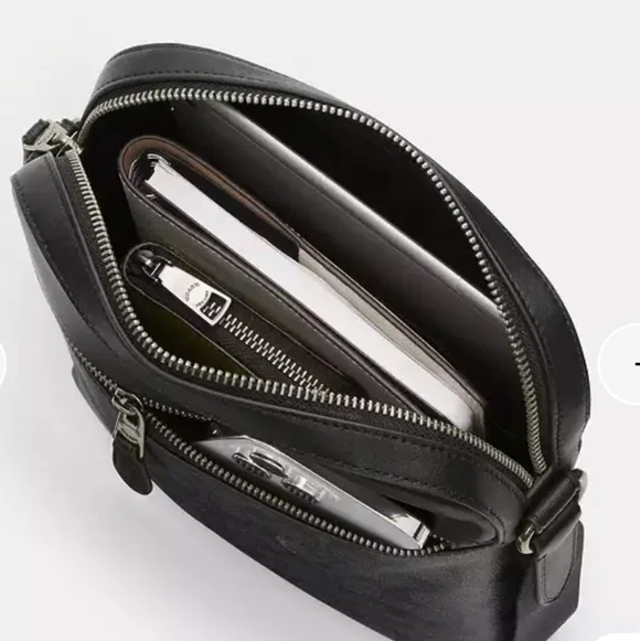 Coach Flight Black Pebbled Leather Messenger Crossbody LIKE NEW - Picture 5 of 8